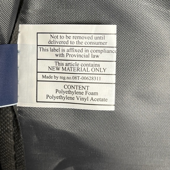 New Chaps Duffle Bag Navy Blue / Yellow/ Black 21”x11”x10” Adjustable Strap - Picture 15 of 16